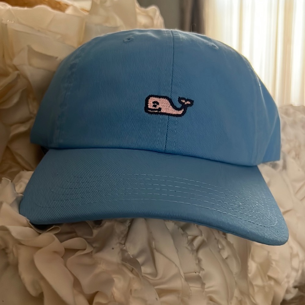 Vineyard Vines - Limited Edition Whale Emblem Hat